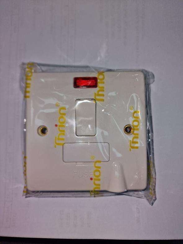 Slimline White 13A Switched Spur Fused Connection Unit c/w Neon